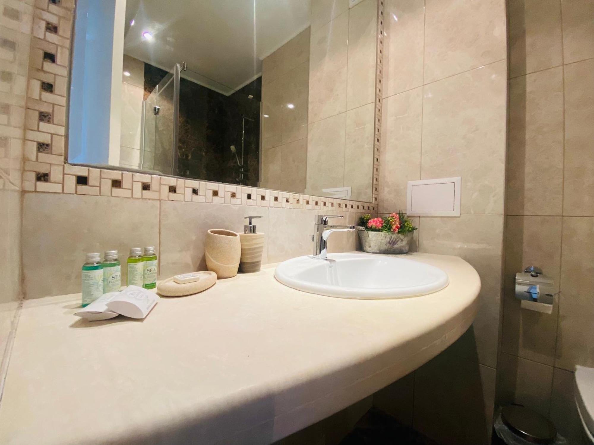 1Bd Ap In La Mer Complex Private Beach And Pool Sables d'or Extérieur photo