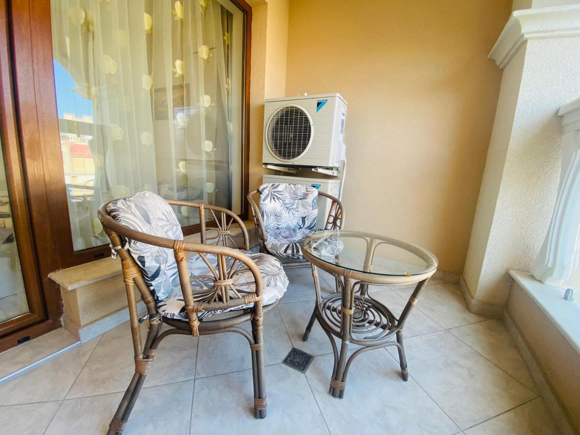 1Bd Ap In La Mer Complex Private Beach And Pool Sables d'or Extérieur photo