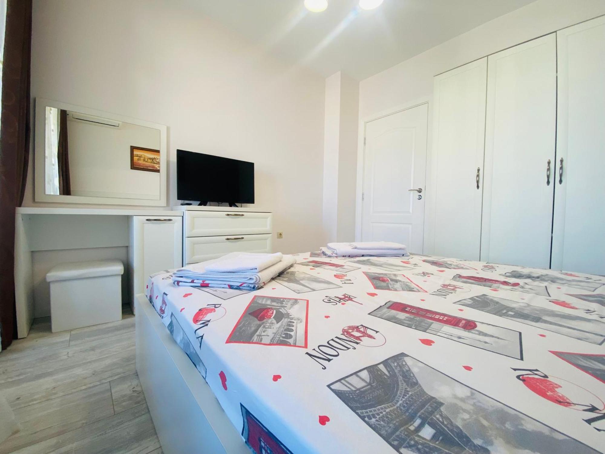 1Bd Ap In La Mer Complex Private Beach And Pool Sables d'or Extérieur photo