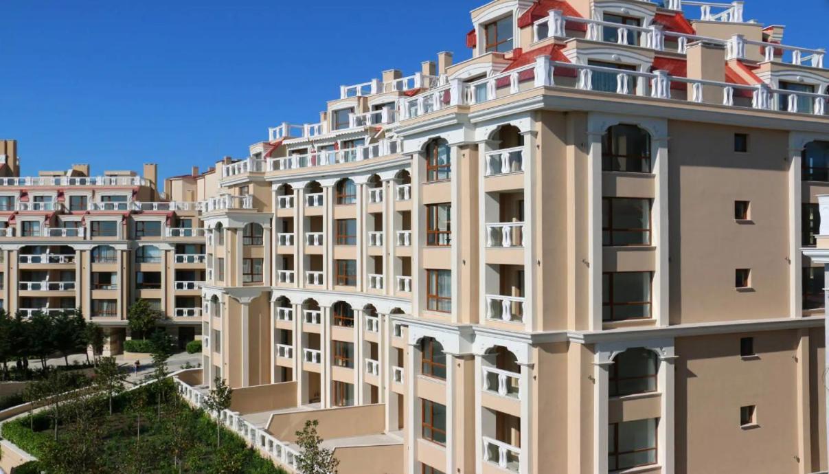 1Bd Ap In La Mer Complex Private Beach And Pool Sables d'or Extérieur photo